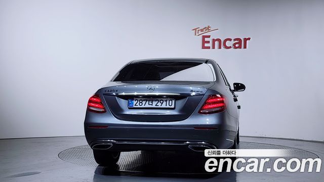 Mercedes-Benz E-Class W213 E220d 4MATIC Exclusive