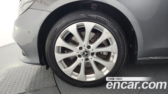 Mercedes-Benz E-Class W213 E220d 4MATIC Exclusive