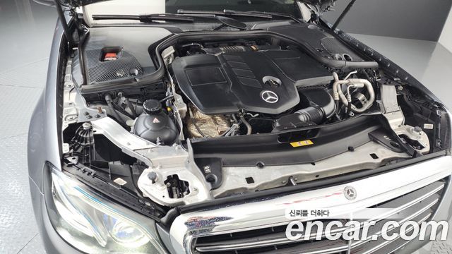 Mercedes-Benz E-Class W213 E220d 4MATIC Exclusive