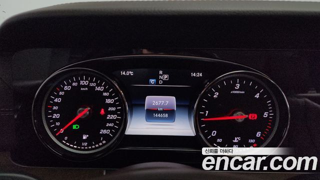 Mercedes-Benz E-Class W213 E220d 4MATIC Exclusive