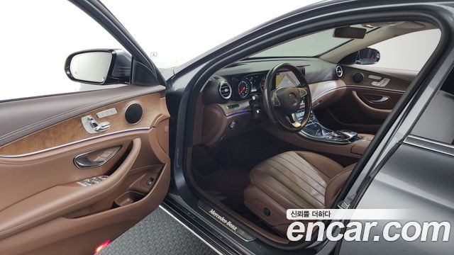 Mercedes-Benz E-Class W213 E220d 4MATIC Exclusive