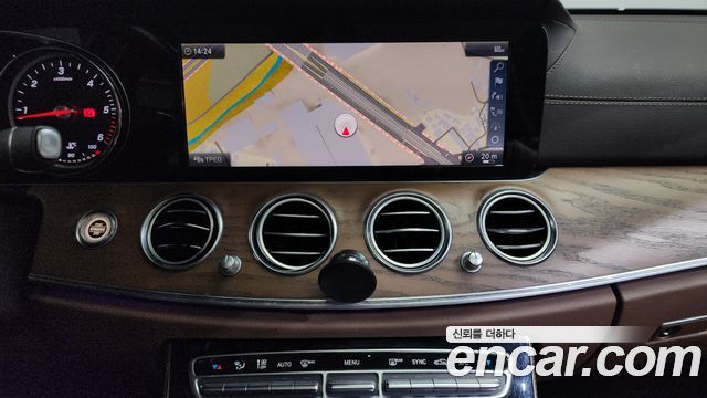 Mercedes-Benz E-Class W213 E220d 4MATIC Exclusive
