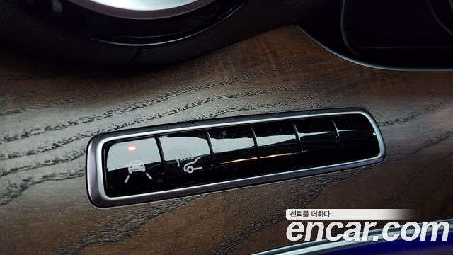 Mercedes-Benz E-Class W213 E220d 4MATIC Exclusive