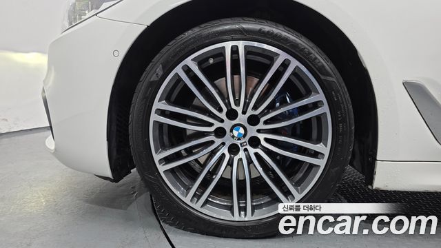 BMW 5-Series 530i xDrive M Sport Package Plus