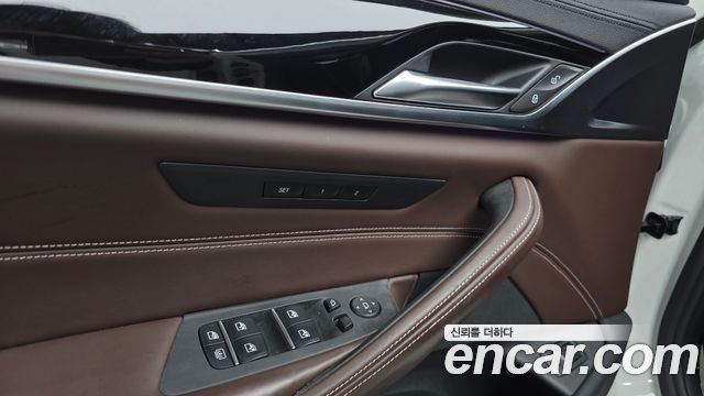 BMW 5-Series 530i xDrive M Sport Package Plus