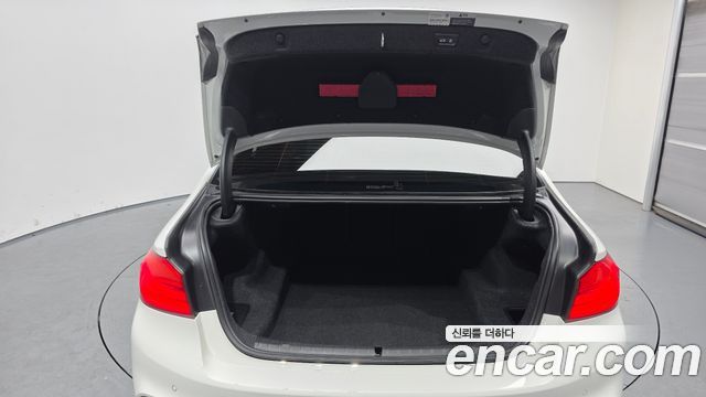 BMW 5-Series 530i xDrive M Sport Package Plus