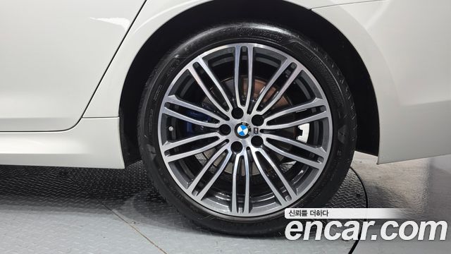 BMW 5-Series 530i xDrive M Sport Package Plus