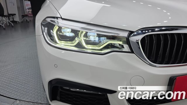 BMW 5-Series 530i xDrive M Sport Package Plus