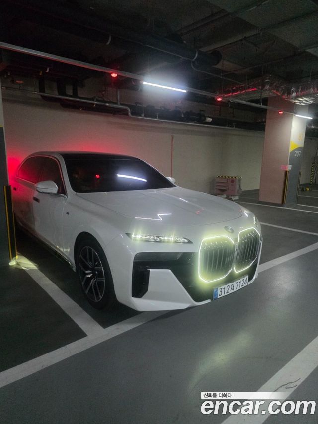 BMW 7-Series 740i xDrive M Sport