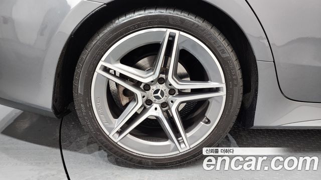 Mercedes-Benz CLS-Class CLS300d AMG Line
