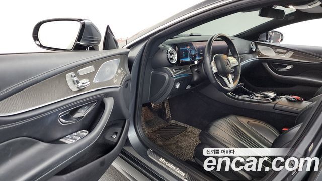 Mercedes-Benz CLS-Class CLS300d AMG Line