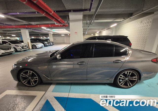 BMW 5-Series M550i xDrive