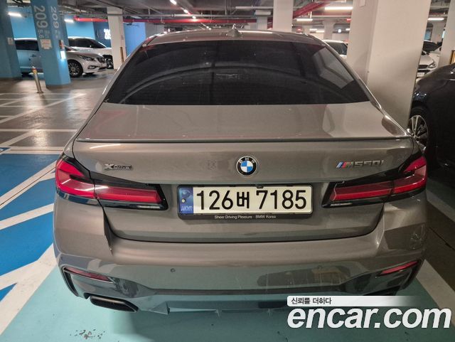BMW 5-Series M550i xDrive