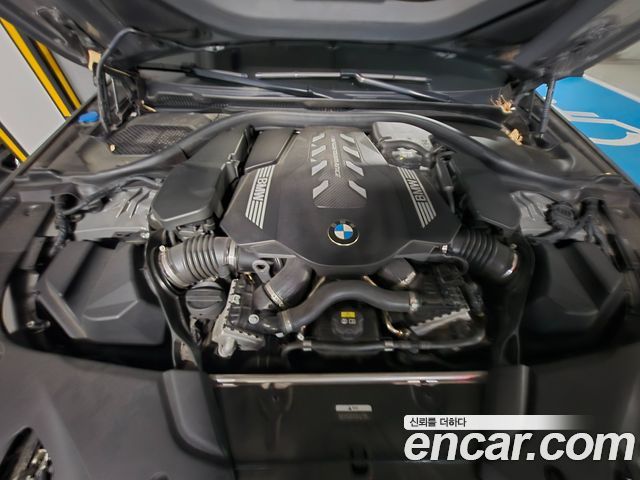 BMW 5-Series M550i xDrive