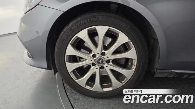 Mercedes-Benz E-Class E220d 4MATIC Exclusive