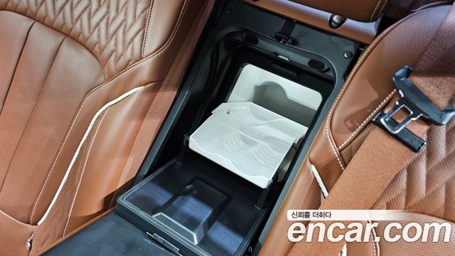 BMW 7-Series M760Li xDrive
