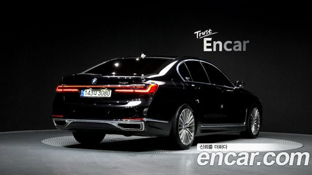 BMW 7-Series 740i Design Pure Excellence