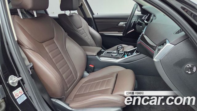 BMW 3-Series 320i Luxury