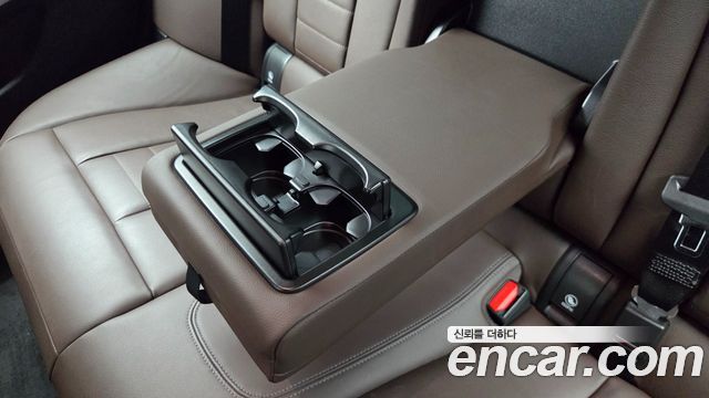 BMW 3-Series 320i Luxury