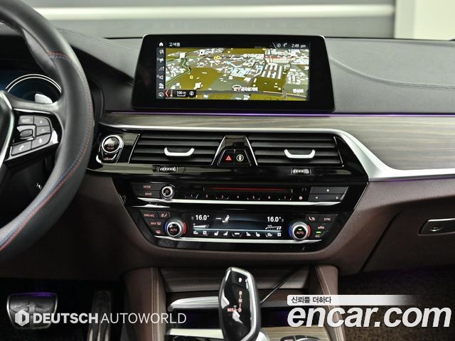 BMW 5-Series 530i M Sport Package Plus