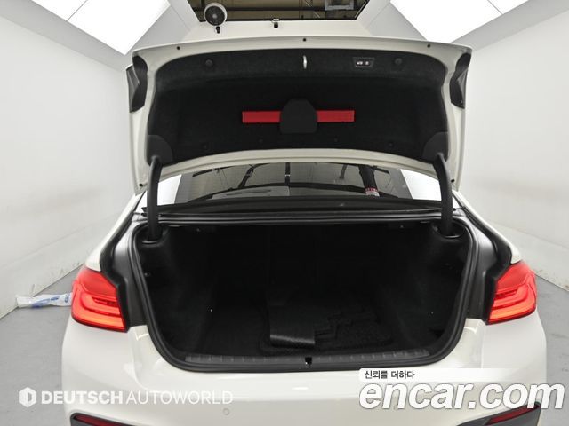 BMW 5-Series 530i M Sport Package Plus
