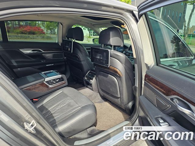 BMW 7-Series 740Li xDrive