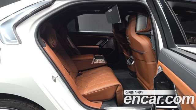 BMW 7-Series 750e xDrive Design Pure Excellence