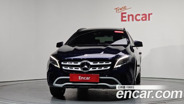 Mercedes-Benz GLA-Class GLA220