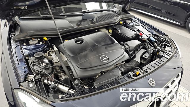 Mercedes-Benz GLA-Class GLA220