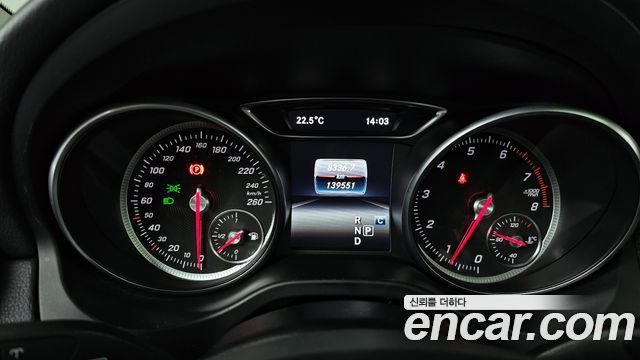 Mercedes-Benz GLA-Class GLA220
