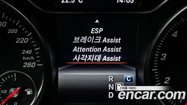 Mercedes-Benz GLA-Class GLA220
