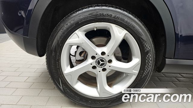 Mercedes-Benz GLA-Class GLA220