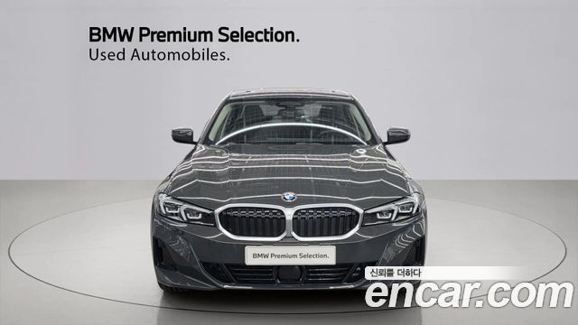 BMW 3-Series 320i