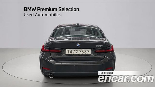 BMW 3-Series 320i