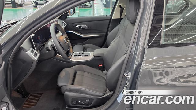 BMW 3-Series 320i