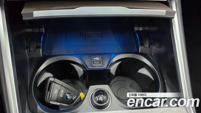 BMW 3-Series 320i
