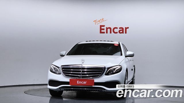 Mercedes-Benz E-Class E300 Exclusive