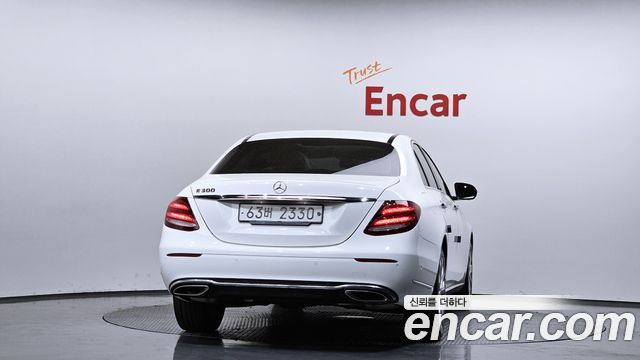 Mercedes-Benz E-Class E300 Exclusive