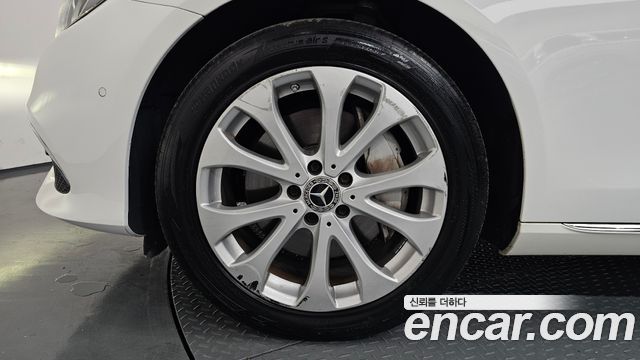 Mercedes-Benz E-Class E300 Exclusive
