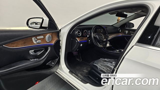Mercedes-Benz E-Class E300 Exclusive