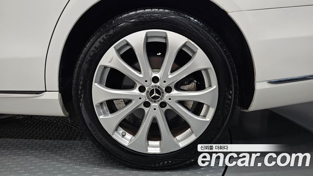 Mercedes-Benz E-Class E300 Exclusive