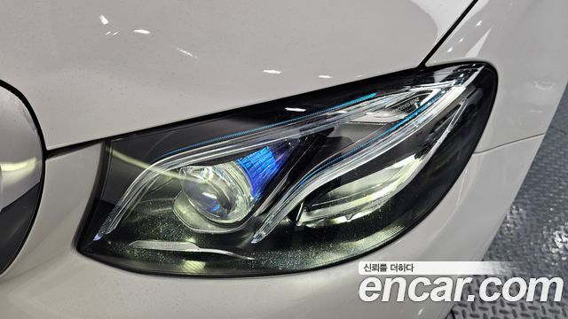 Mercedes-Benz E-Class E300 Exclusive