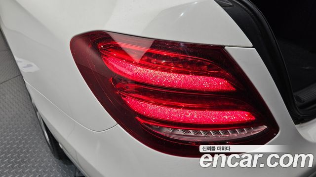 Mercedes-Benz E-Class E300 Exclusive