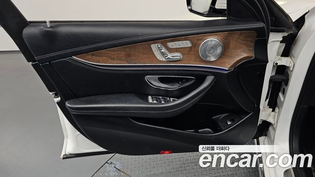 Mercedes-Benz E-Class E300 Exclusive