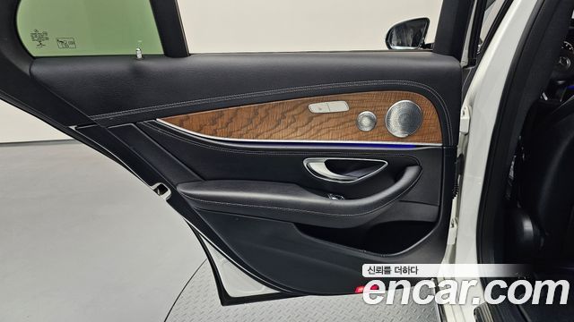 Mercedes-Benz E-Class E300 Exclusive