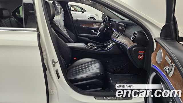 Mercedes-Benz E-Class E300 Exclusive