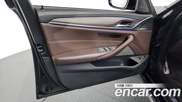 BMW 5-Series 530e M Sport