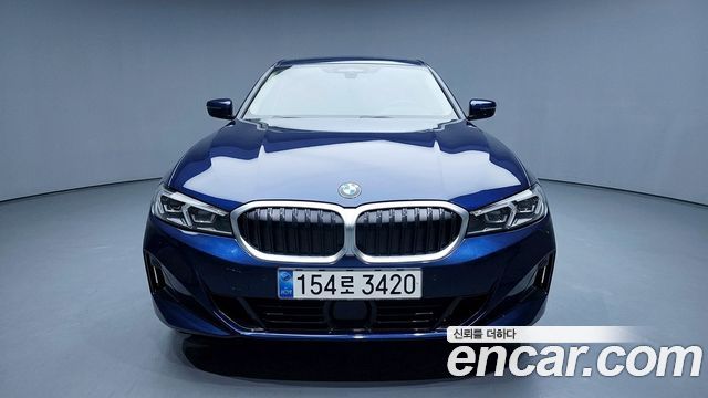 BMW 3-Series 320i
