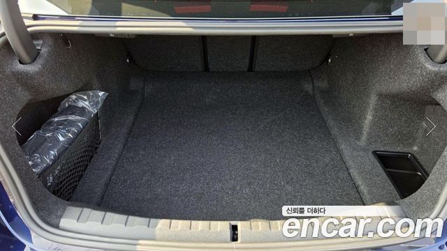 BMW 3-Series 320i