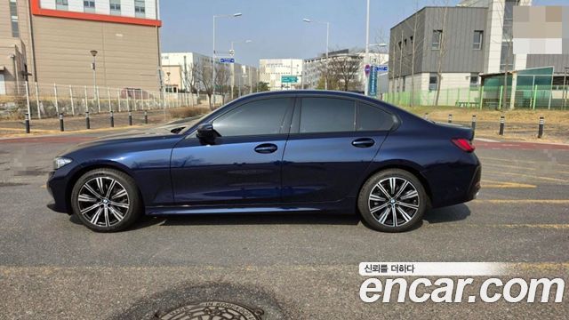 BMW 3-Series 320i